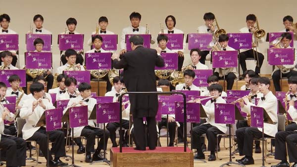 吹奏楽のための「平和への夜明け」演奏画像